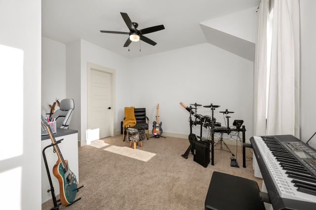 520 Gresham Ln, Murfreesboro, TN 37129