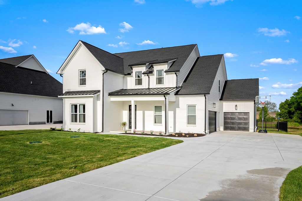 520 Gresham Ln, Murfreesboro, TN 37129