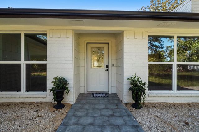 456 Deep Woods Lane, Livingston, TX 77351