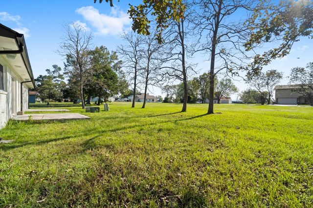 456 Deep Woods Lane, Livingston, TX 77351