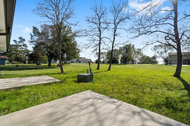 456 Deep Woods Lane, Livingston, TX 77351