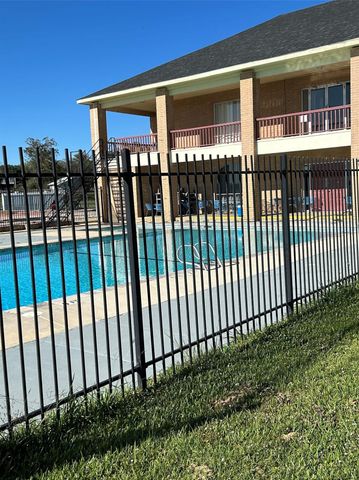 456 Deep Woods Lane, Livingston, TX 77351