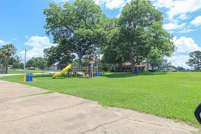 456 Deep Woods Lane, Livingston, TX 77351