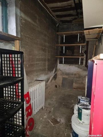 30 Shipherd Avenue 6B, Lynbrook, NY 11563