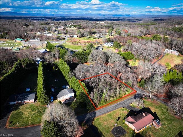 000 Old Childress Avenue, Mount Airy, NC 27030