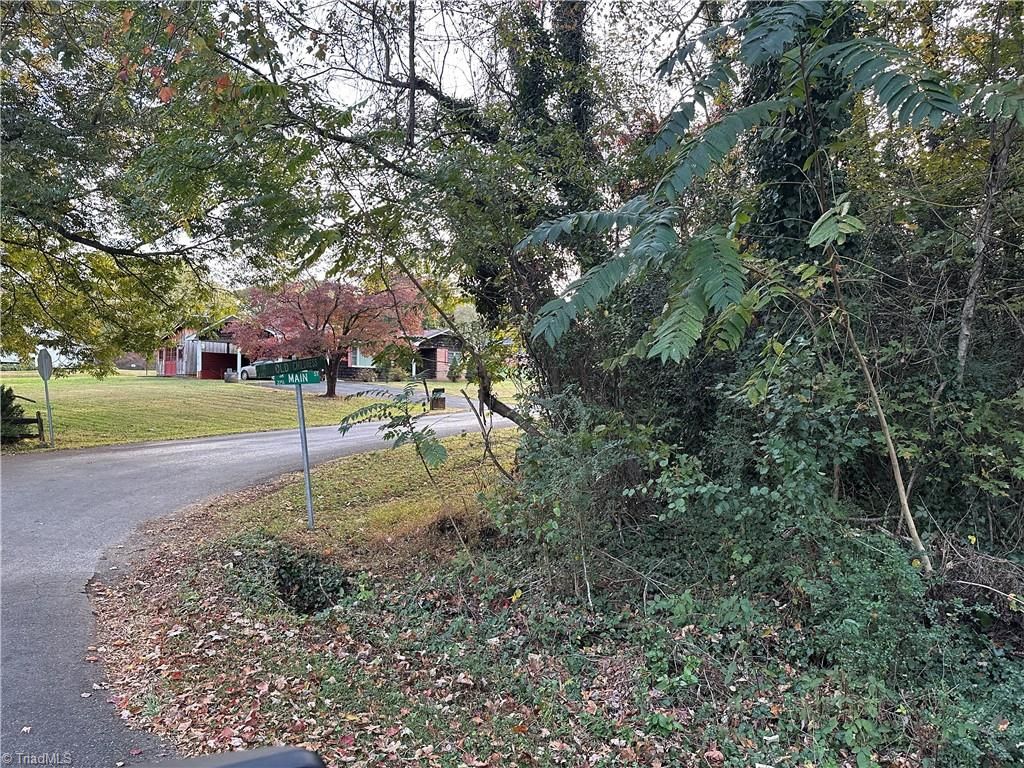 000 Old Childress Avenue, Mount Airy, NC 27030