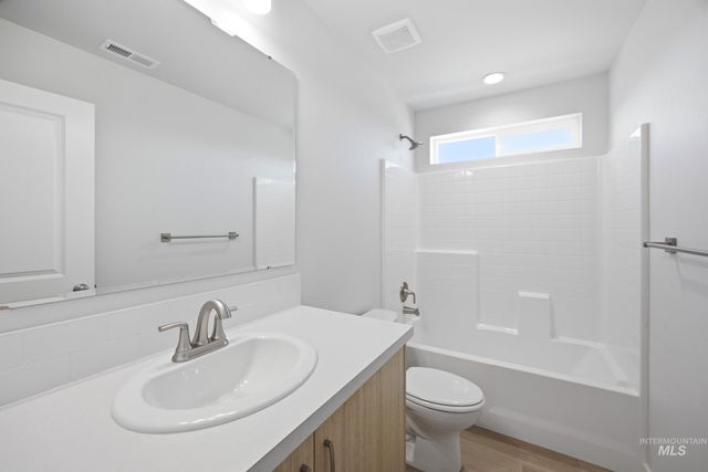 1075 Coffee Pond Ave, Middleton, ID 83644