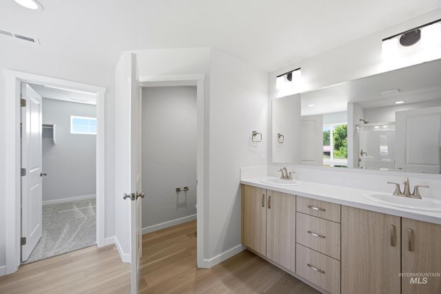 1075 Coffee Pond Ave, Middleton, ID 83644