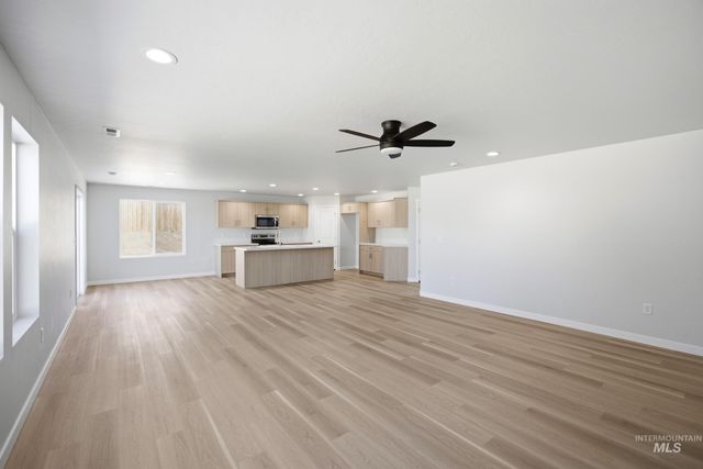 1075 Coffee Pond Ave, Middleton, ID 83644