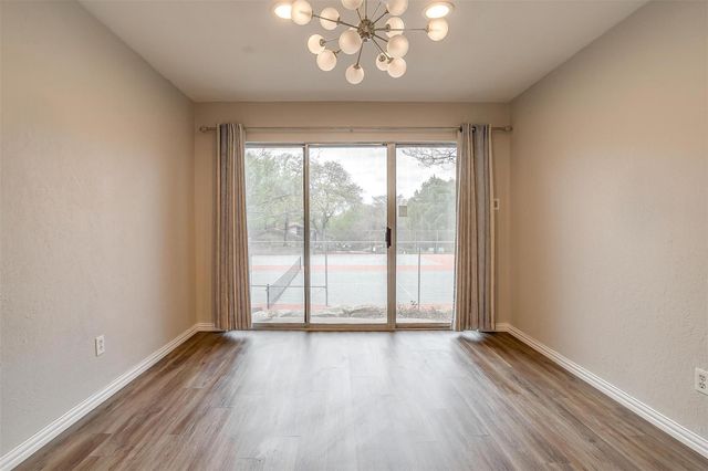 5947 Chimney Wood Circle, Fort Worth, TX 76112