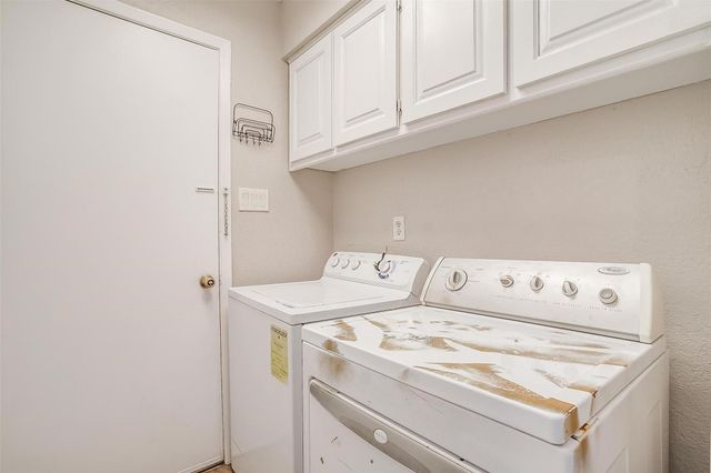 5947 Chimney Wood Circle, Fort Worth, TX 76112