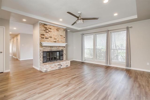 5947 Chimney Wood Circle, Fort Worth, TX 76112