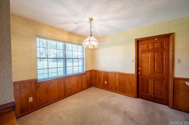 8 Sandstone Court, Little Rock, AR 72227