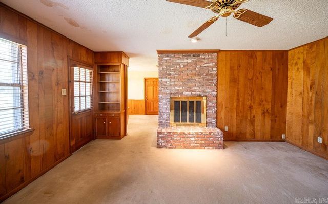 8 Sandstone Court, Little Rock, AR 72227