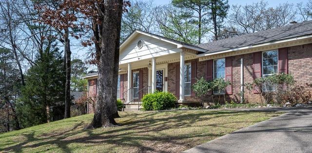 8 Sandstone Court, Little Rock, AR 72227