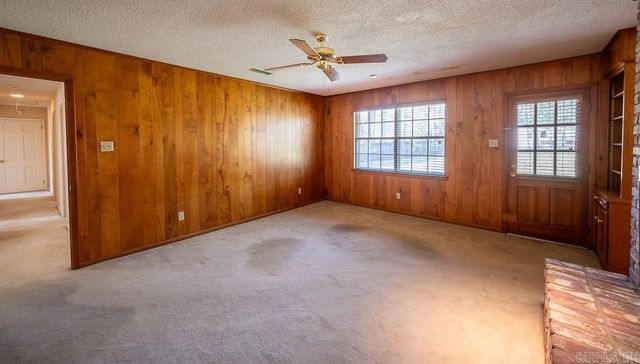 8 Sandstone Court, Little Rock, AR 72227