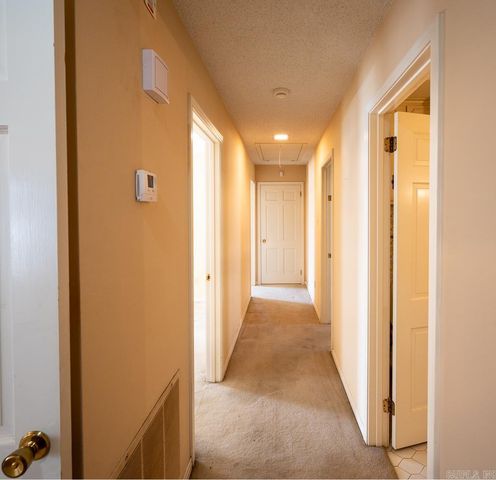 8 Sandstone Court, Little Rock, AR 72227