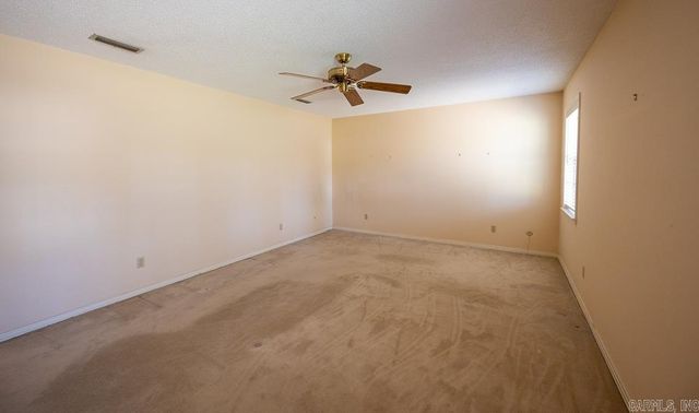 8 Sandstone Court, Little Rock, AR 72227