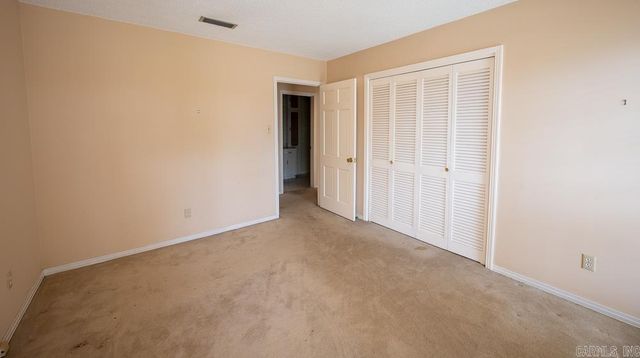 8 Sandstone Court, Little Rock, AR 72227