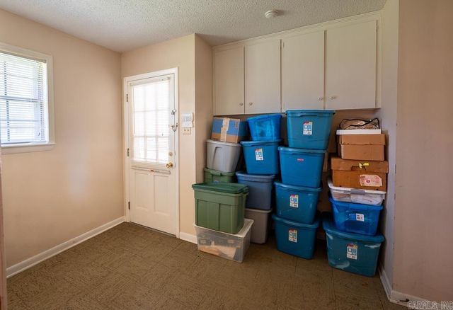 8 Sandstone Court, Little Rock, AR 72227