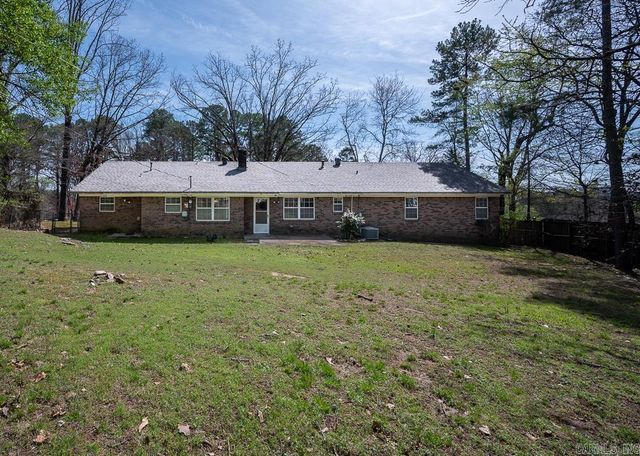 8 Sandstone Court, Little Rock, AR 72227