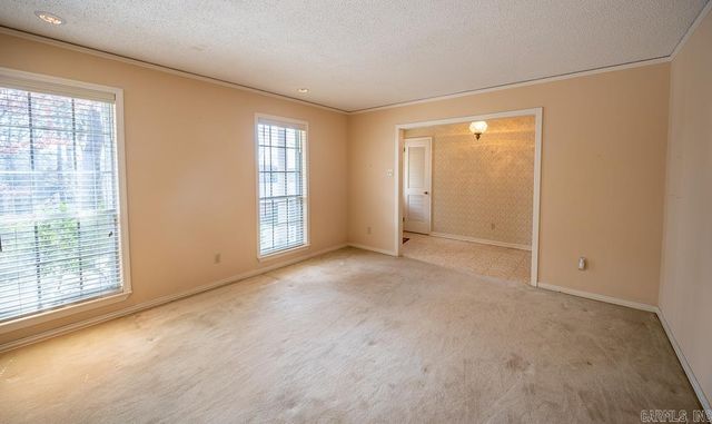 8 Sandstone Court, Little Rock, AR 72227