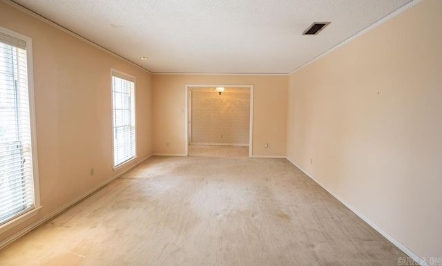 8 Sandstone Court, Little Rock, AR 72227