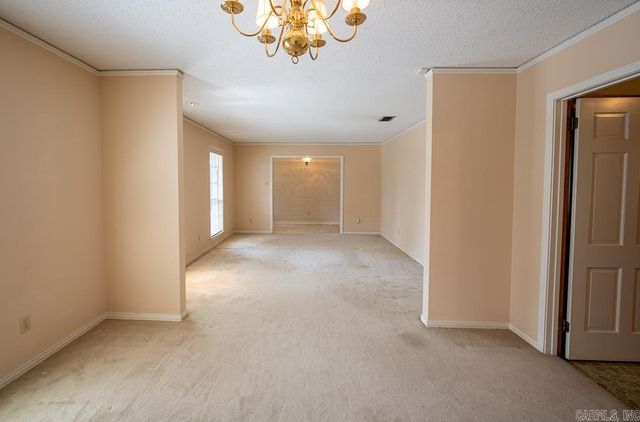 8 Sandstone Court, Little Rock, AR 72227