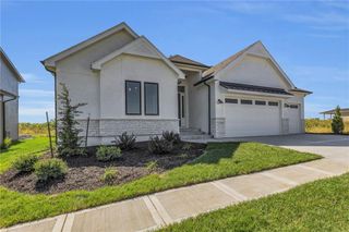 16755 S Twilight Lane, Olathe, KS 66062