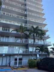 1800 NW 24th Ave 208, Miami, FL 33125