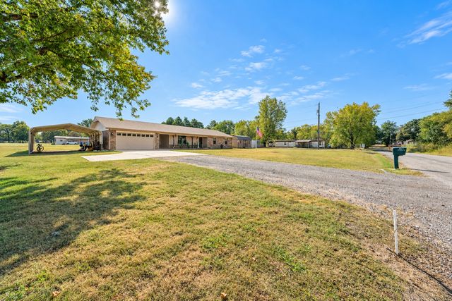 701 Haskens Street, Pocola, OK 74902