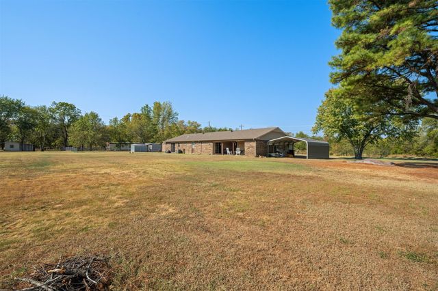 701 Haskens Street, Pocola, OK 74902