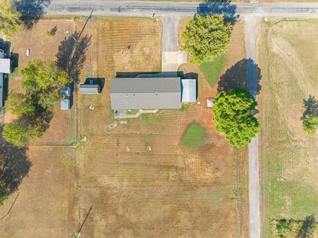 701 Haskens Street, Pocola, OK 74902