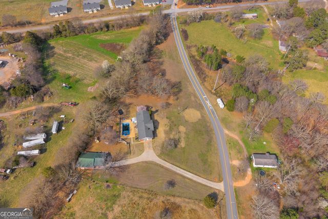 2299 Memorial Road, Bowersville, GA 30516