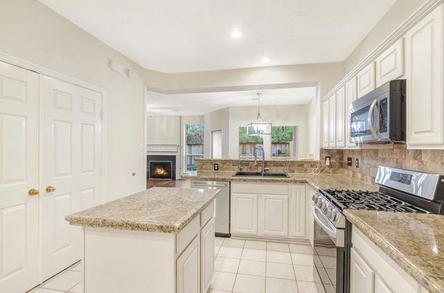 100 Piper Trace, The Woodlands, TX 77381