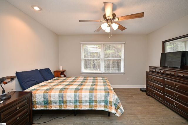 134 Rolling Drive, Westminster, SC 29693