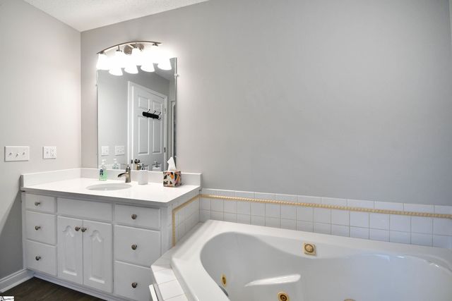 134 Rolling Drive, Westminster, SC 29693