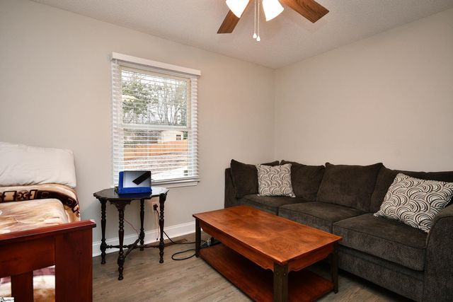 134 Rolling Drive, Westminster, SC 29693