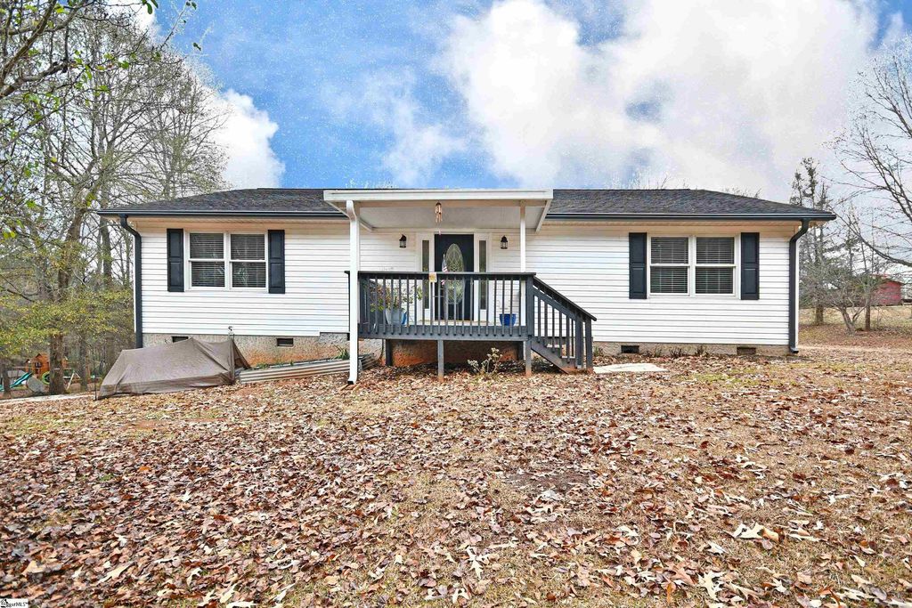 134 Rolling Drive, Westminster, SC 29693