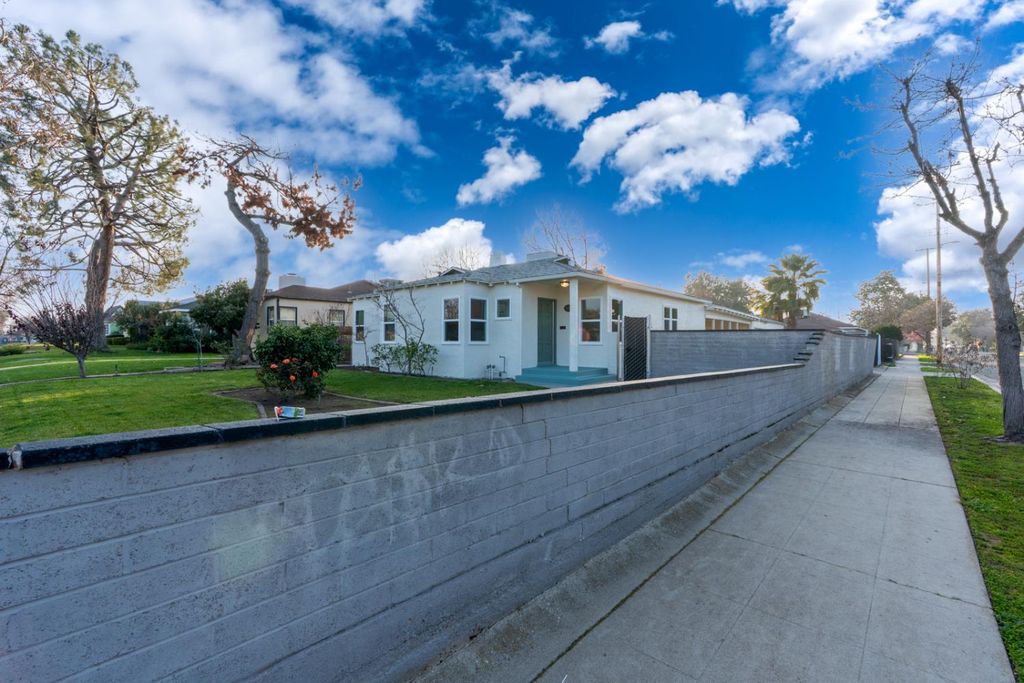 Image 18 of property listing at 1491 N Farris Avenue, Fresno, CA 93728