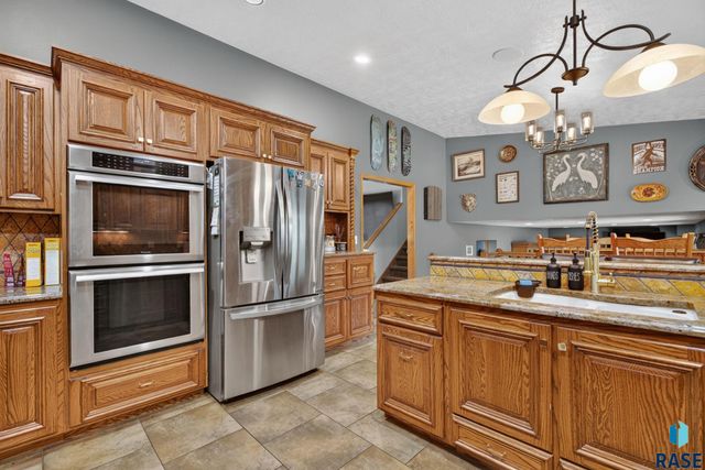 708 E Alder Ln Lane, Sioux Falls, SD 57105