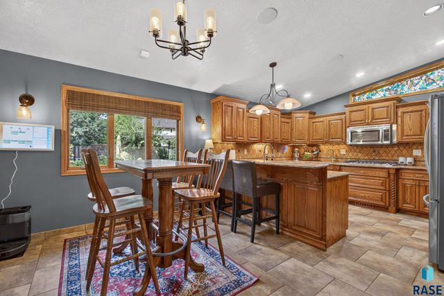 708 E Alder Ln Lane, Sioux Falls, SD 57105