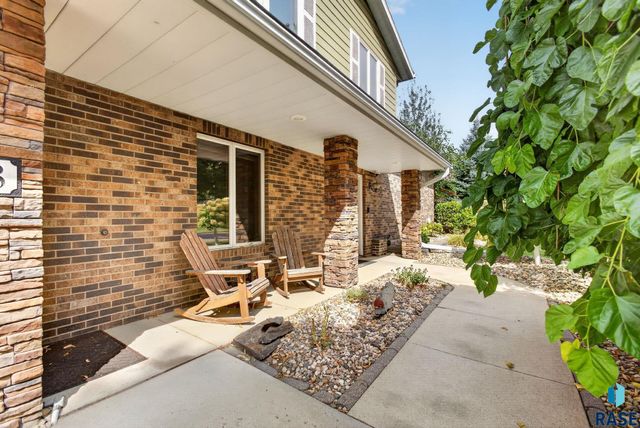 708 E Alder Ln Lane, Sioux Falls, SD 57105