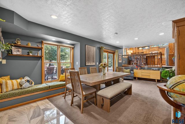 708 E Alder Ln Lane, Sioux Falls, SD 57105