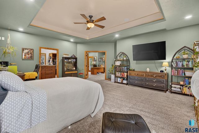 708 E Alder Ln Lane, Sioux Falls, SD 57105