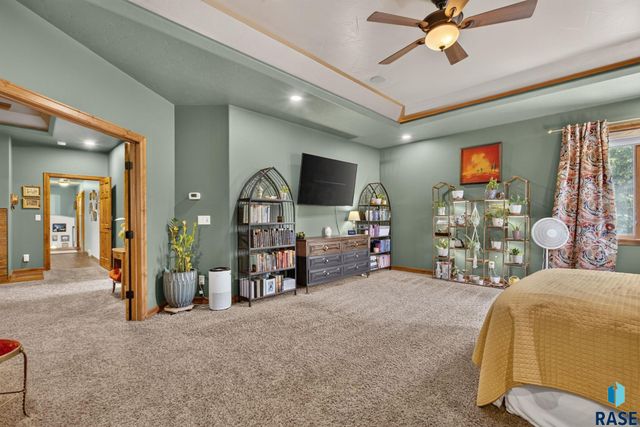 708 E Alder Ln Lane, Sioux Falls, SD 57105