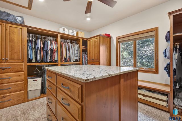 708 E Alder Ln Lane, Sioux Falls, SD 57105