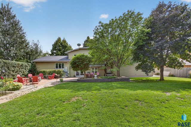 708 E Alder Ln Lane, Sioux Falls, SD 57105