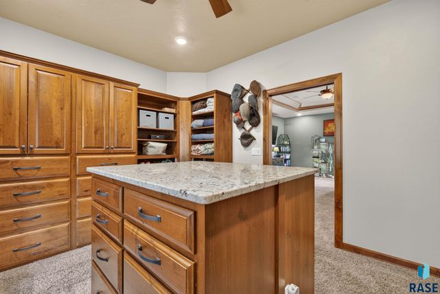 708 E Alder Ln Lane, Sioux Falls, SD 57105