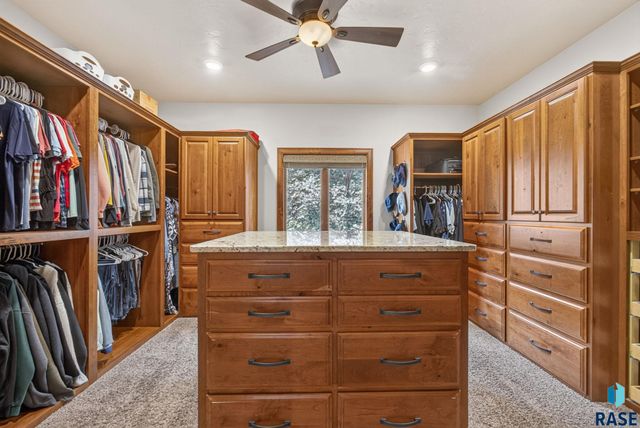 708 E Alder Ln Lane, Sioux Falls, SD 57105
